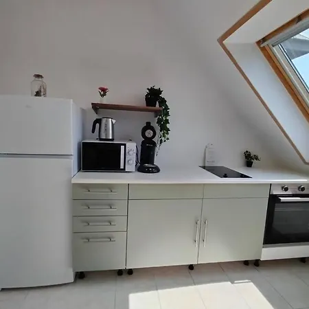 St Sever-place Parking Privee Fermer- Cosy-centre Rouen-wifi-3pers